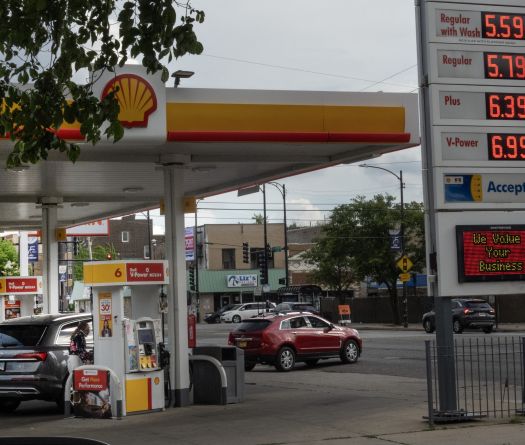 Le pétrole bondit après les déclarations de Trump sur la fin du cessez-le-feu avec l'Iran