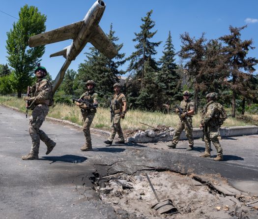 Attaque ukrainienne contre Saint-Pétersbourg, Kiev dément la chute d'une ville-clé