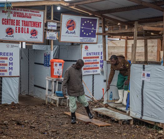 Ebola: un millier de nouveaux cas recensés en dix jours en RDC