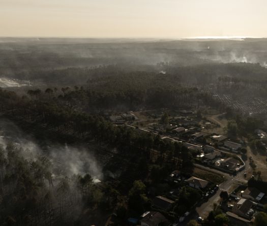 France: feu «fixé» en Gironde, «contenu» dans le Var