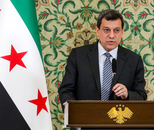 Syrie: le chef des forces kurdes annonce leur dissolution