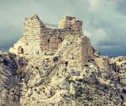 Israël prend le Château de Beaufort, élargit son offensive et franchit le Litani