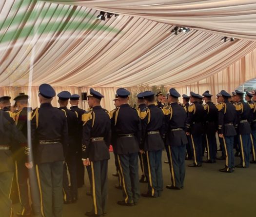 Derniers préparatifs à l’aéroport pour le départ du Pape Léon XIV
