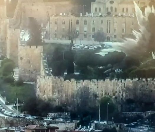 Détonations et sirènes à Jérusalem après une alerte aux missiles iraniens