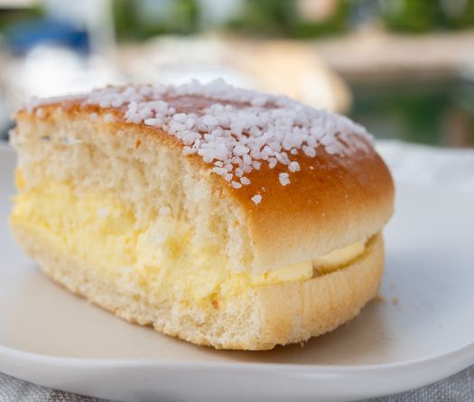 La tarte tropézienne, pâtisserie phare de Saint-Tropez, fête ses 70 ans