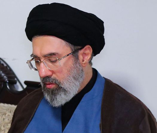 Mojtaba Khamenei affirme que «la vengeance doit s'accomplir inévitablement»