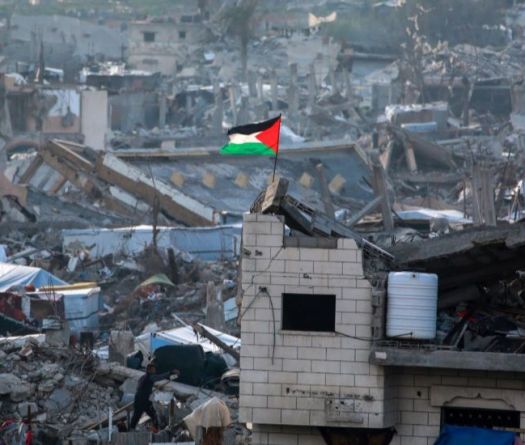 La France soutient un plan arabe pour reconstruire Gaza, excluant totalement le Hamas