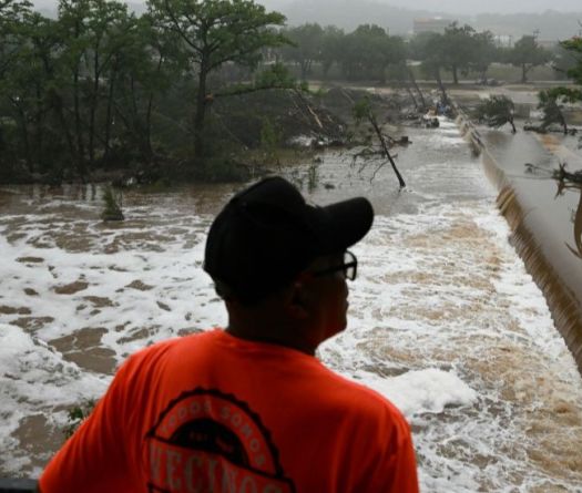 Inondations meurtrières au Texas : 43 morts et des dizaines d'enfants toujours portés disparus