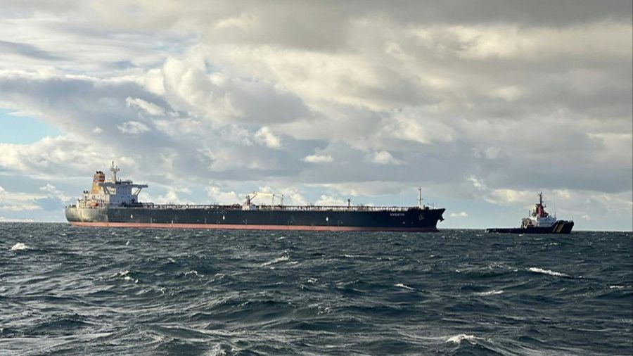 Un pétrolier dévie sa route vers l'Iran après une «activité étatique»