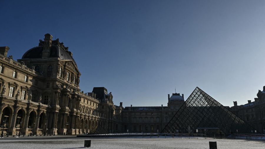 Pour la quatrième fois depuis décembre, le Louvre n’accueille que partiellement le public