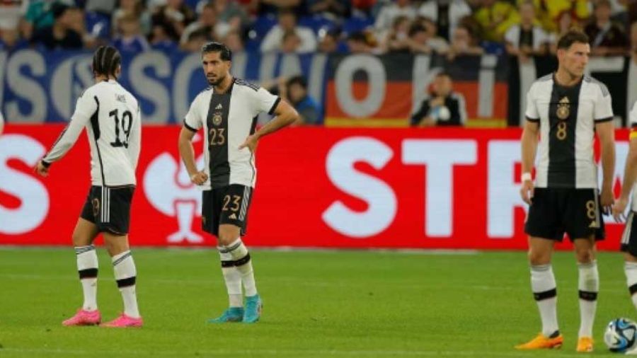 Foot: l'Allemagne s'enfonce dans la crise à un an de "son" Euro