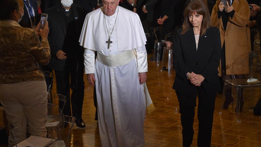 A Athènes, le pape souligne la responsabilité de l'Europe dans la crise migratoire