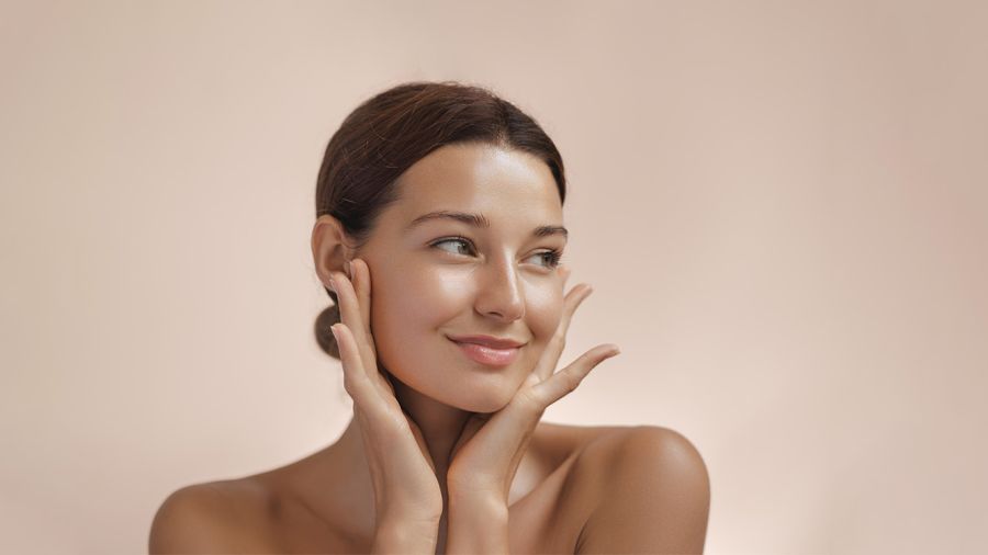 Cinq gestes du matin pour réveiller sa peau sans maquillage
