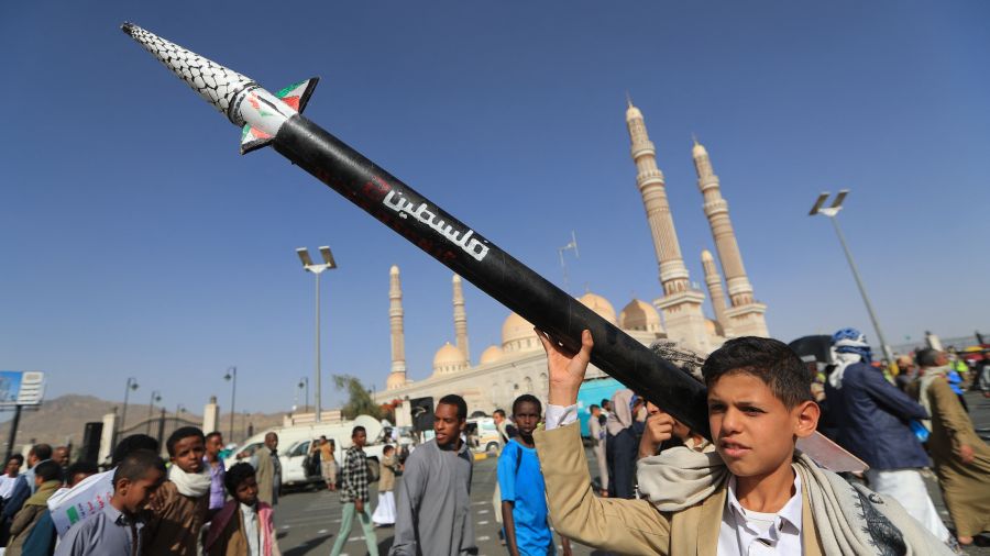 Les Houthis yéménites affirment avoir ciblé un pétrolier saoudien en mer Rouge