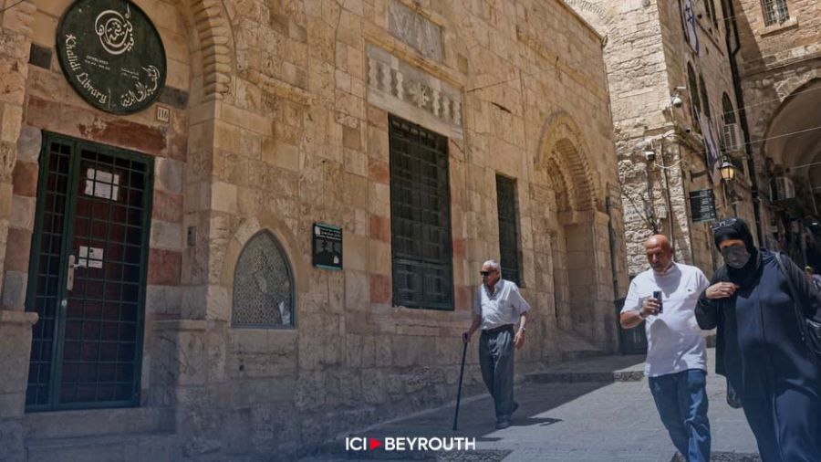 L’encre du passé: ressusciter les manuscrits de Jerusalem