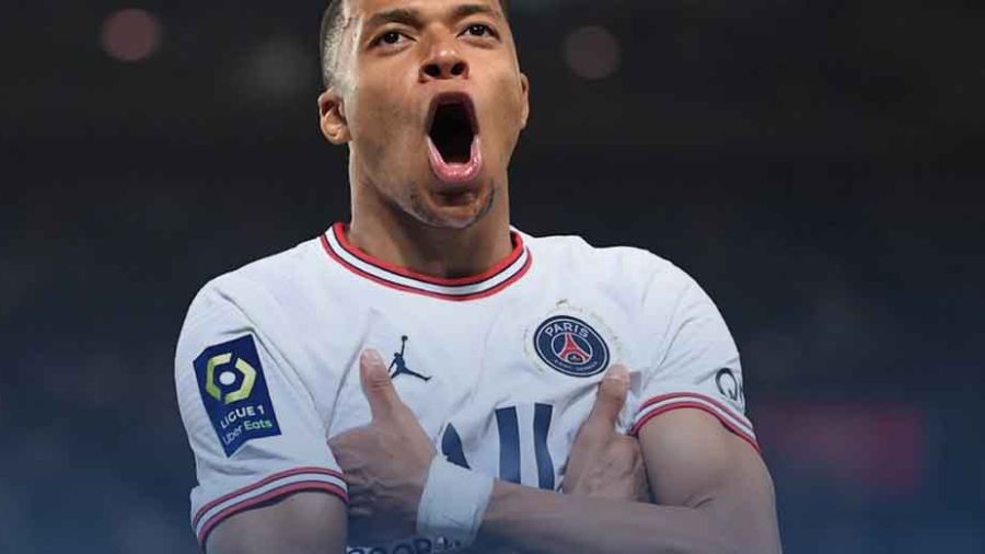 Bleus: Paris, Clairefontaine, Faro... Mbappé sur tous les fronts