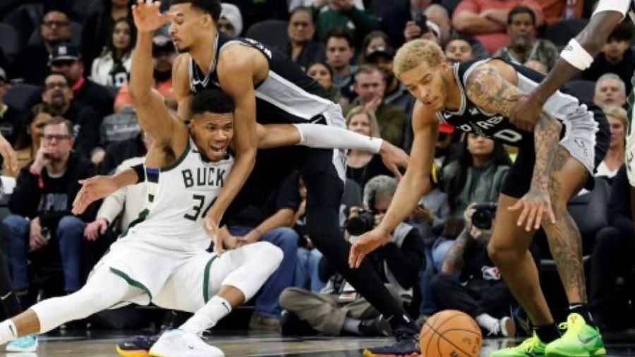 NBA: Antetokounmpo-Wembanyama, le duel au sommet sourit au Grec
