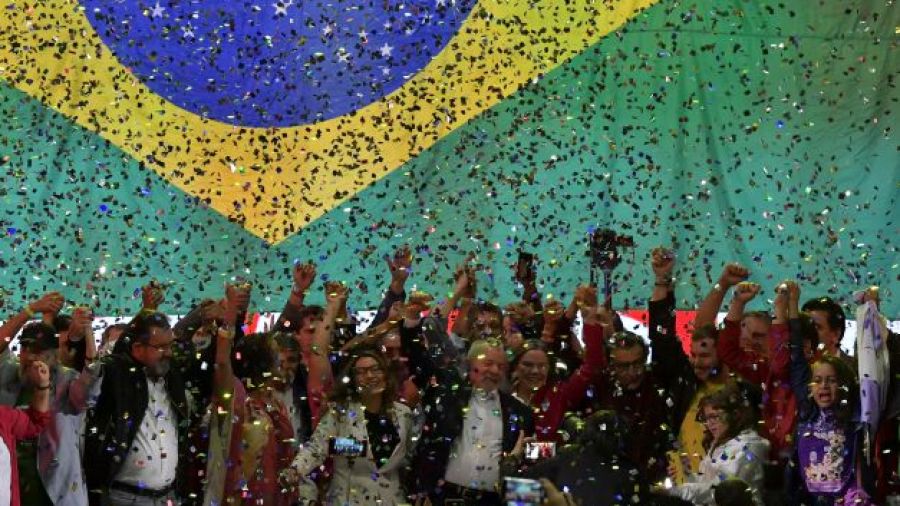 Lula candidat à la présidence pour \