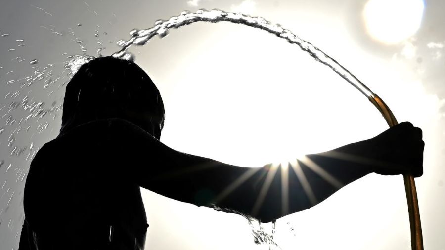 Se laver moins pour protéger sa santé et l'environnement
