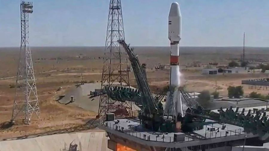 Moscou lance un satellite iranien... pour espionner l'Ukraine?