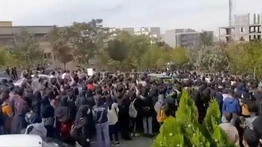 Iran: la contestation se poursuit, l'accusation de l'étranger aussi