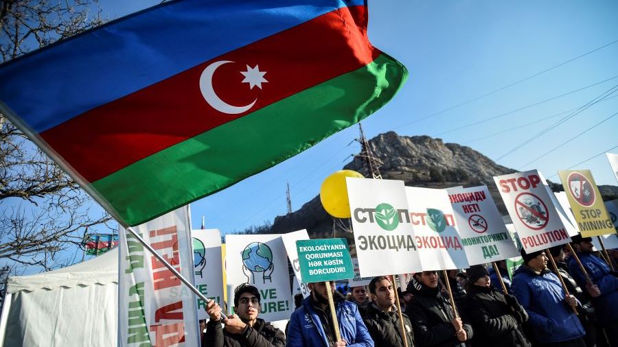 Karabakh: l'Azerbaïdjan serre l'étau sur les Arméniens