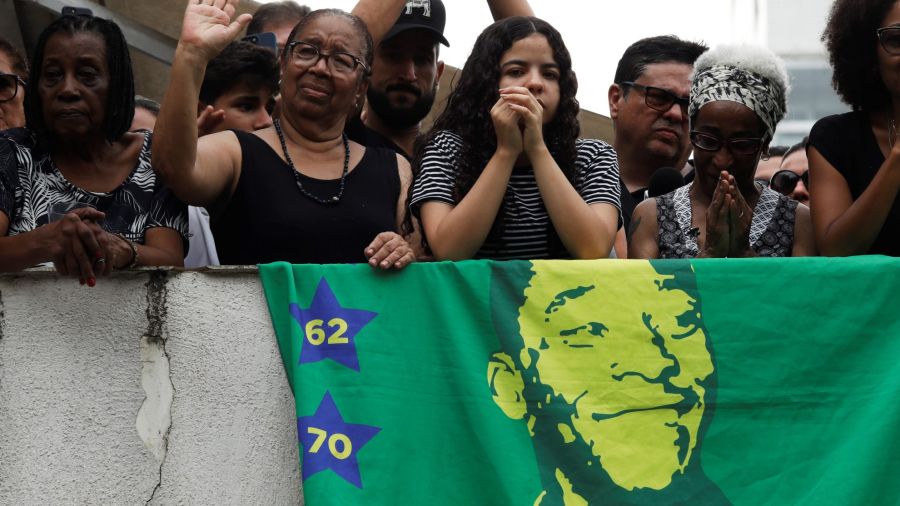 Vibrant hommage au «Roi» Pelé à Santos