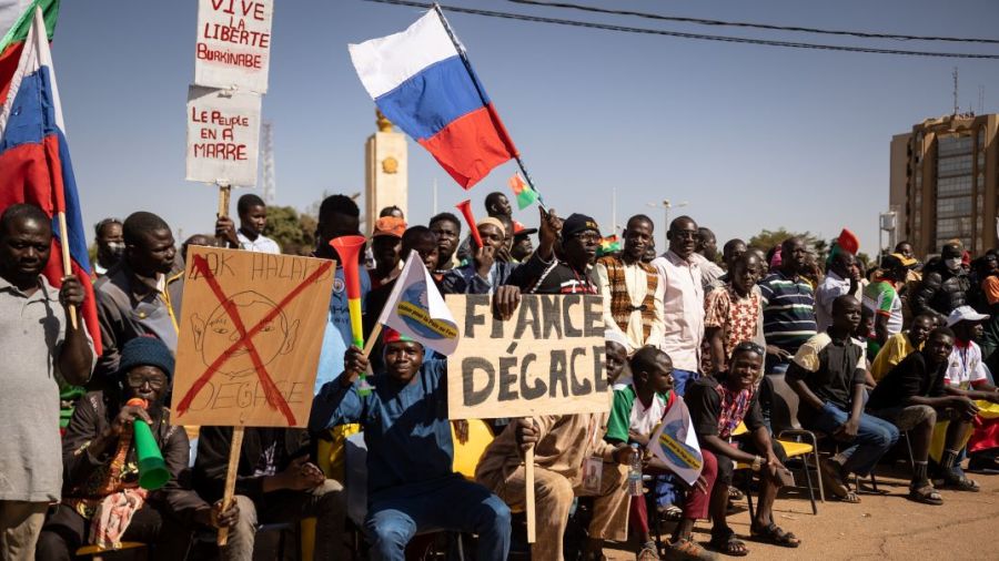Le Burkina Faso chasse les soldats français