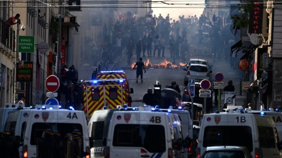 Paris déploie les gros moyens pour freiner la violence