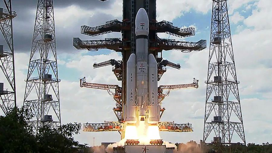 L'Inde réussit à poser sa fusée sur la Lune