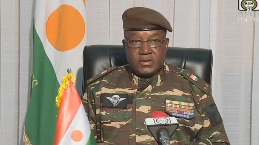 Le général Abdourahamane Tchiani prend les rênes du Niger