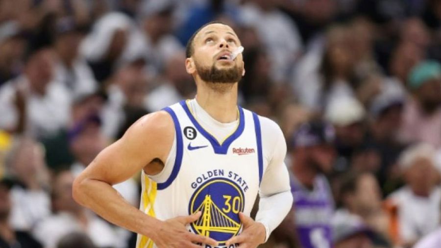 NBA: Curry assomme les Kings et envoie les Warriors en demi-finale