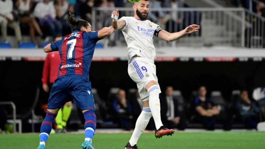 Benzema égale Raul, festival du Real contre Levante
