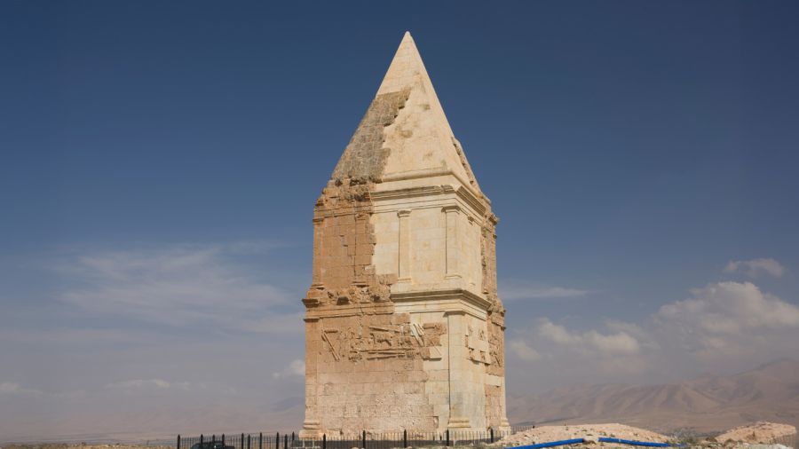 La pyramide d’Hermel, l’énigme du Liban