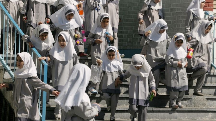 Iran: l'empoisonnement d'écolières se propage et demeure mystérieux
