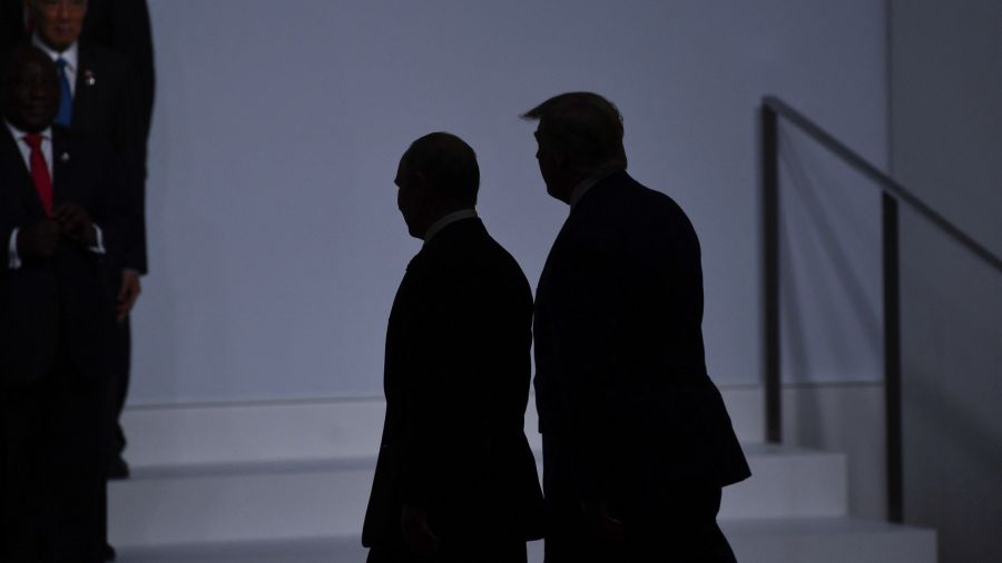 Le Kremlin juge "prometteur" le dialogue Trump-Poutine
