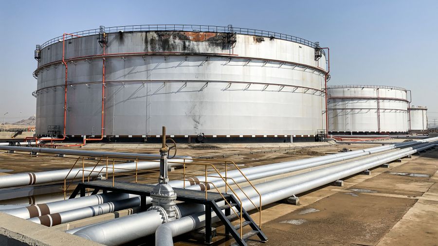 Des flammes et de la fumée près d’un site d’Aramco à proximité de Riyad