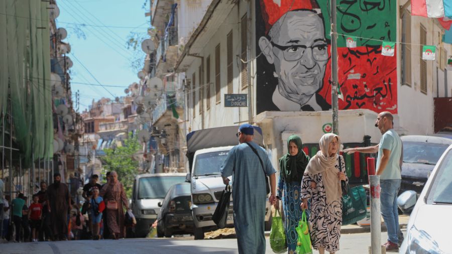 L’Algérie accuse la France de "complots" pour la déstabiliser