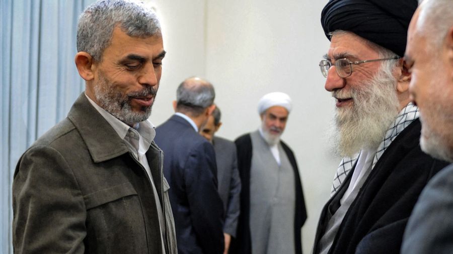 Face à Israël, l'Iran jongle entre menaces et mains tendues dans la région