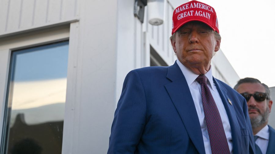 Trump dit qu'il va ordonner la publication de documents sur les ovnis et les extraterrestres
