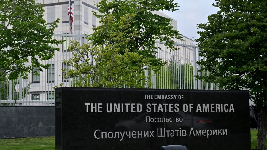 L'ambassade US à Kiev alerte contre une "possible attaque aérienne significative"