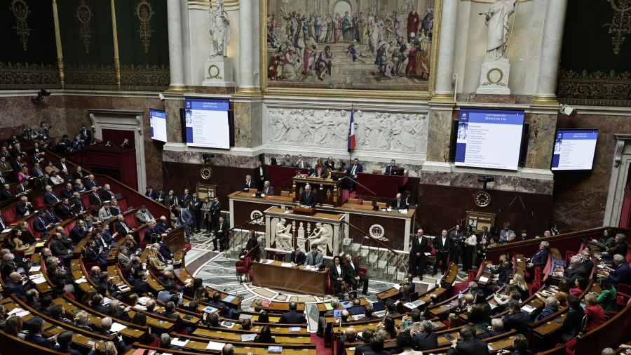 France: la bataille parlementaire autour du budget démarre lundi