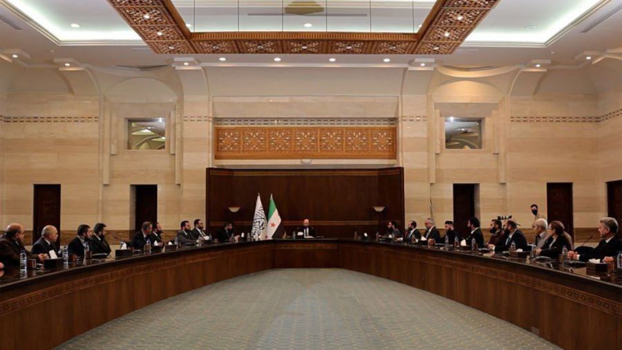 Syrie: la Constitution suspendue pendant trois mois, annonce le nouveau pouvoir