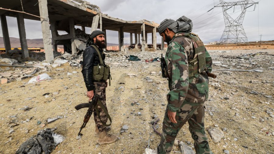 Syrie: d'ex-rebelles incluant des jihadistes étrangers promus officiers dans l'armée