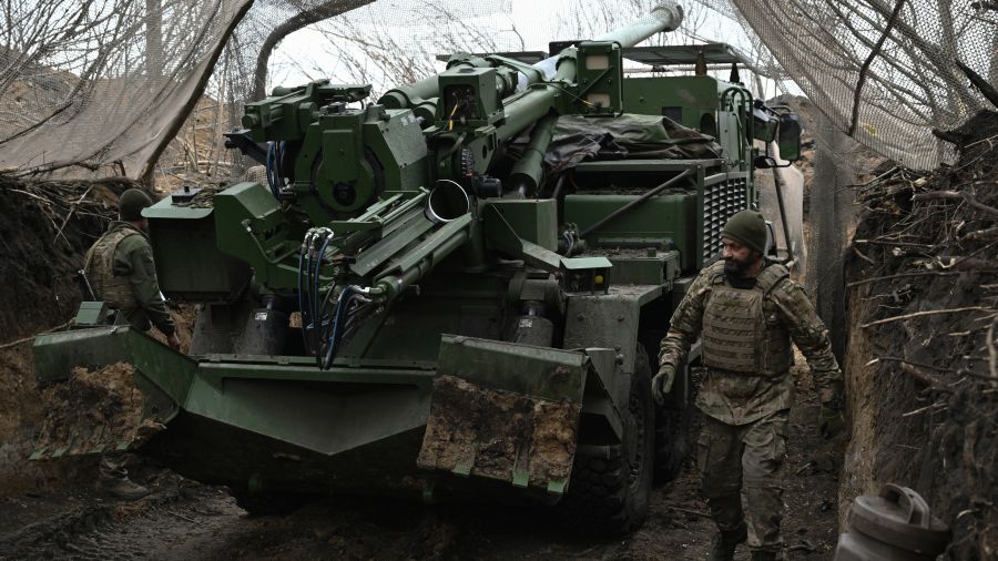 L'Ukraine revendique une "attaque massive" contre des sites militaires et industriels en Russie