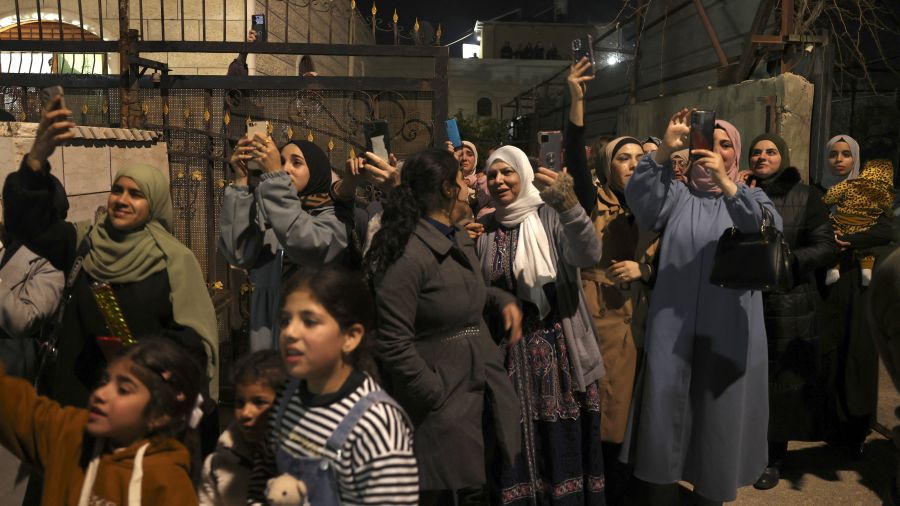 Gaza: la trêve dans sa deuxième semaine après la libération d'otages israéliennes et de détenus palestiniens