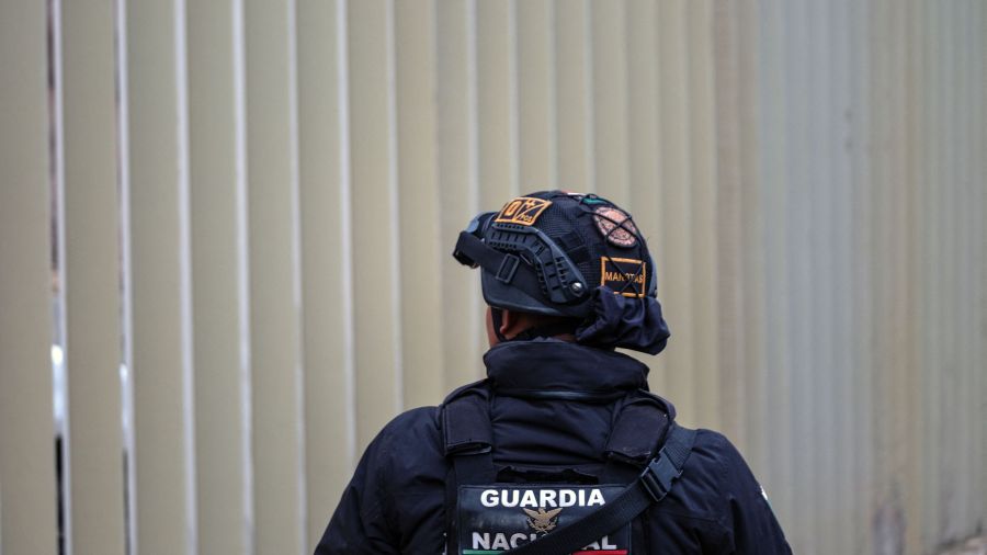 Le Mexique commence le déploiement de 10.000 soldats à la frontière avec les États-Unis
