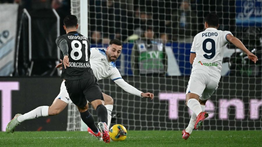 Italie: le leader Naples encore freiné par la Lazio