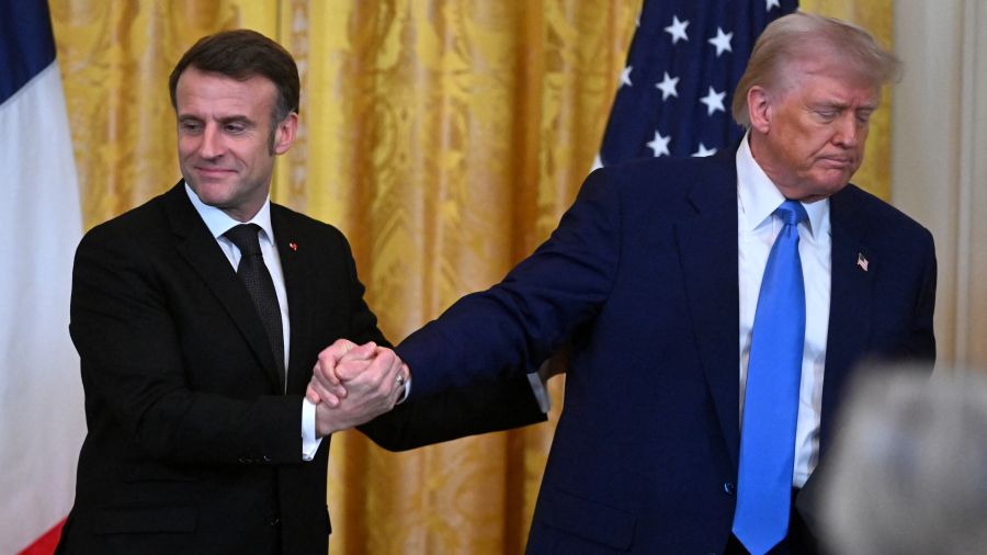 "C'est un futé": Trump et Macron reprennent leur numéro de camaraderie diplomatique