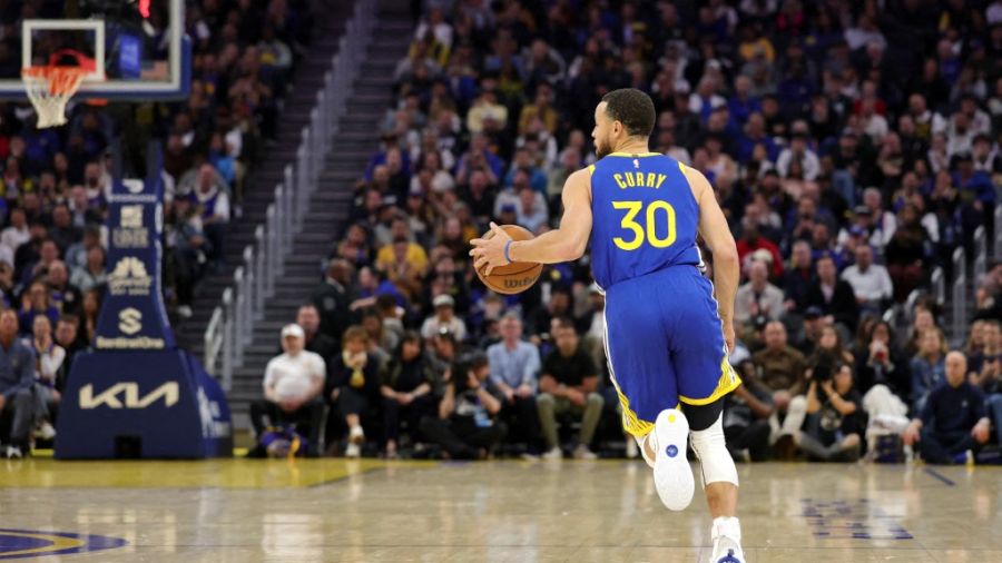 NBA: Golden State domine New York, Sarr record avec 34 points